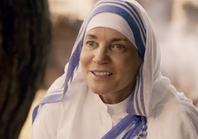 suisse Jacqueline Fritschi-Cornaz interprétant Mère Teresa DR