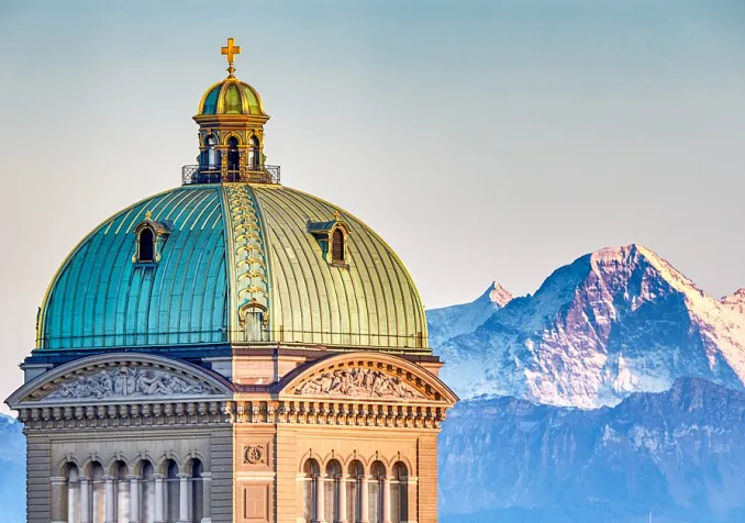 La coupole du palais fédéral à Berne. ©Axel Tschentscher, CC BY-SA 4.0 Wikimedia Commons