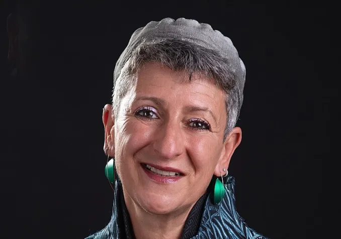 La rabbine Laura Janner-Klausner ©ShackletonandSon, CC BY-SA 4.0 Wikimedia Commons