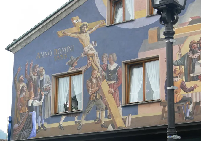 Fresque de la Passion du Christ à Oberammergau ©Andreas Praefcke, CC BY-SA 3.0 Wikimedia Commons