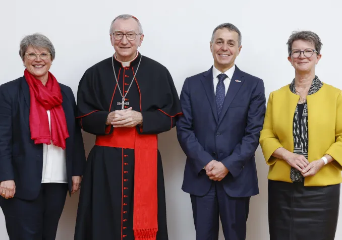 Rita Famos, le Cardinal Pietrolin, Ignazio Cassis et Evelyn Borer. 