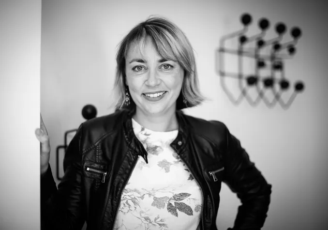 Pasteure, Carolina Costa, goûte à d'autres traditions spirituelles