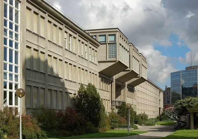 ©Norbert Aepli, Switzerland, CC BY 2.5 via Wikimedia Commons