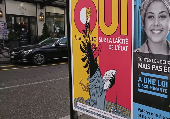 Des affiches pour les votations genevoises du 10 février