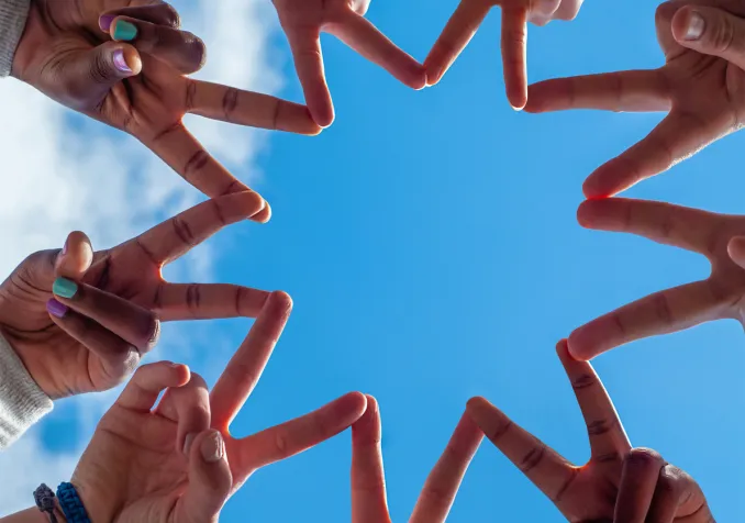 Le symbole du bahaïsme, l'étoile à 9 branches ©iStock
