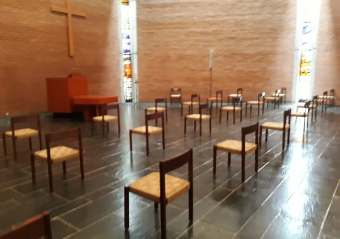 Temple de Malagou (Genève) en mode Covid-19 Un dispositif esthétique: culte ou exposition ?