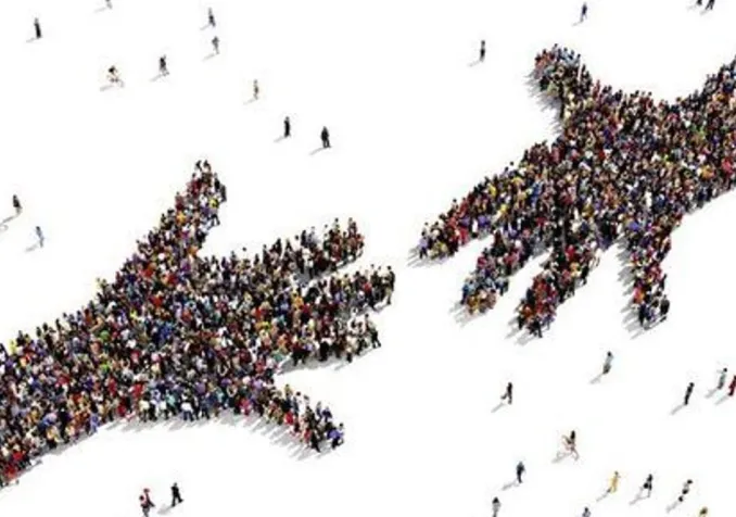 Mains d'association fraternelle