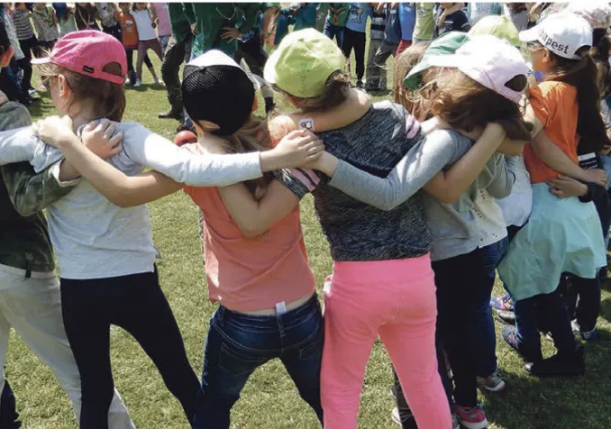Ronde d’enfants lors de la fête régionale du 5 mai 2018 à Ependes. © Anne-Christine Rapin