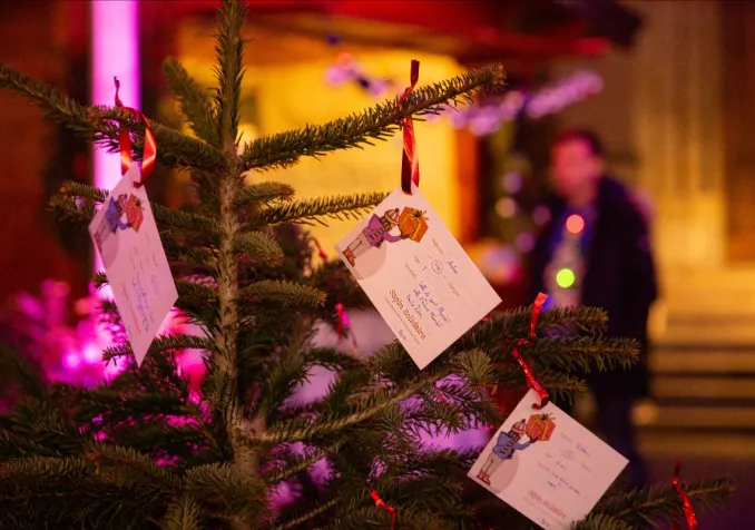 Plus de 2000 cadeaux ont été distribués. (Photo: © Stéphane Ma) Plus de 2000 cadeaux ont été distribués. (Photo: © Stéphane Ma)