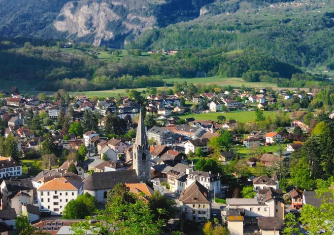 Bex (©Zacharie Grossen, CC BY-SA 4.0 Wikimedia Commons)