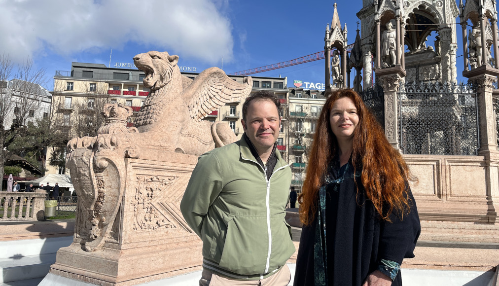 Alexandre Winter et Stéphanie-Aloysia Moretti devant le monument Brunswick à Genève. Alexandre Winter et Stéphanie-Aloysia Moretti devant le monument Brunswick à Genève. / ©Jessica Da Silva
