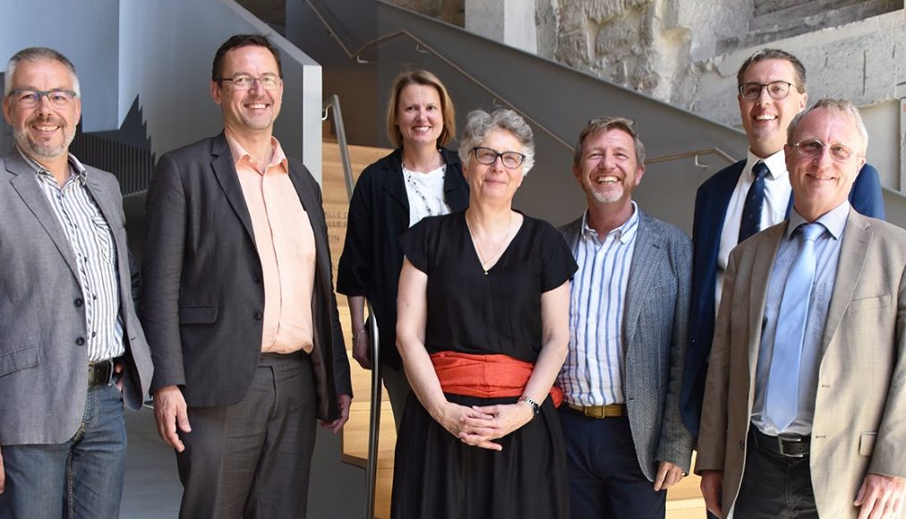 Le nouveau Conseil synodal de l'EERV. De gauche à droite: Perry Fleury, Emmanuel Jeger, Anne Abruzzi, Marie-Claude Ischer, Laurent Zumstein, Vincent Guyaz, Jean-Baptiste Lipp. Le nouveau Conseil synodal de l'EERV. De gauche à droite: Perry Fleury, Emmanuel Jeger, Anne Abruzzi, Marie-Claude Ischer, Laurent Zumstein, Vincent Guyaz, Jean-Baptiste Lipp. / DR /EERV