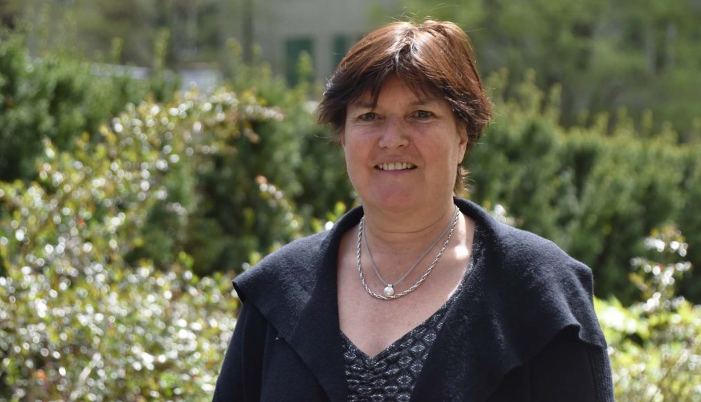 Rosemarie Chopard travaille souvent avec de petits groupes d’ados, sur leurs questions fondamentales. Rosemarie Chopard travaille souvent avec de petits groupes d’ados, sur leurs questions fondamentales. / ©EERV/Gérard Jaton