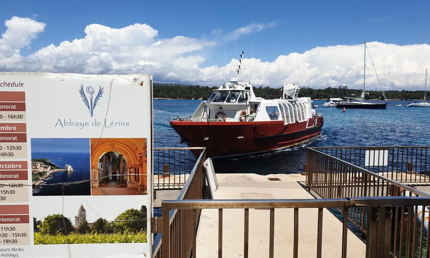 Bâteau pour l'abbaye de Lérins ©Matthias Wirz/RTSreligion