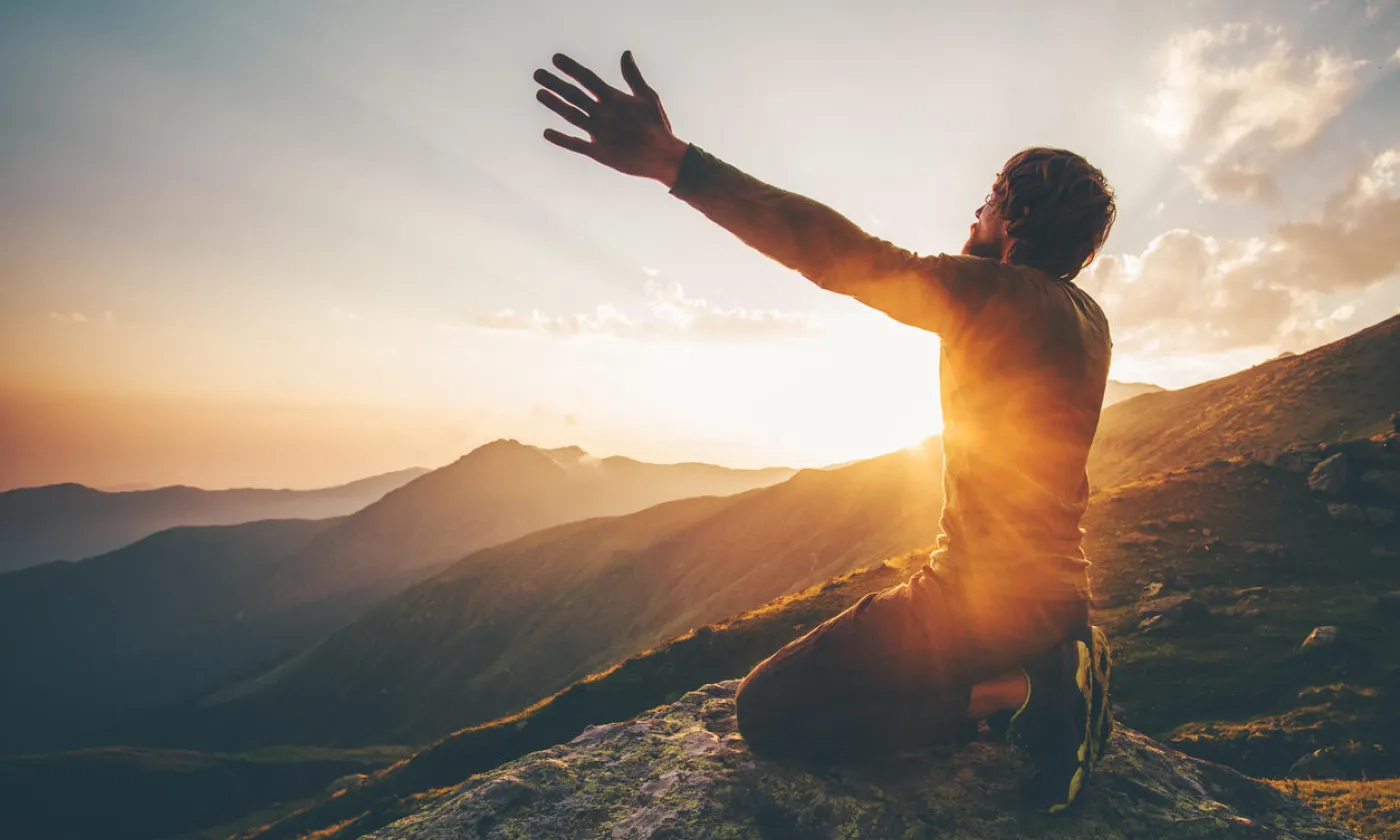 Quand des routards partis au bout du monde reviennent avec la foi dans leur valise. IStock
