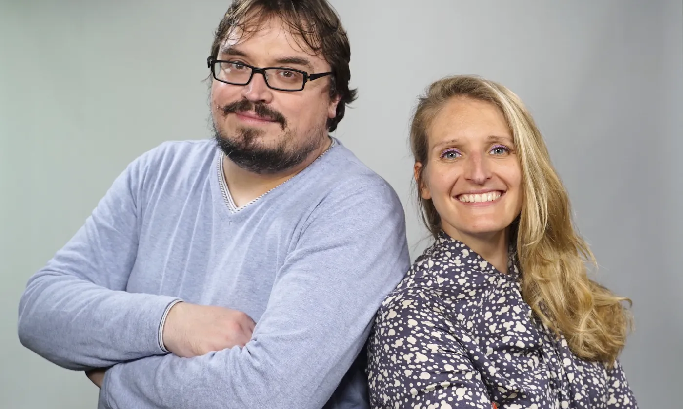 Joël Burri, rédacteur en chef du journal «Réformés» et Camille Andres, journaliste et cheffe de projet. © Max Idje Joël Burri, rédacteur en chef du journal «Réformés» et Camille Andres, journaliste et cheffe de projet. © Max Idje