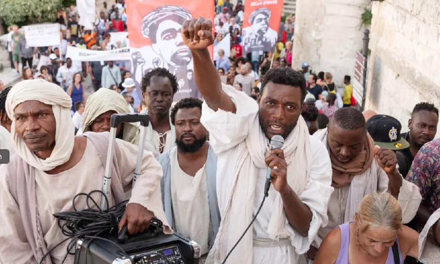 Dans Le Nouvel Evangile, un activiste camerounais est dépeint en Christ contemporain. © DR