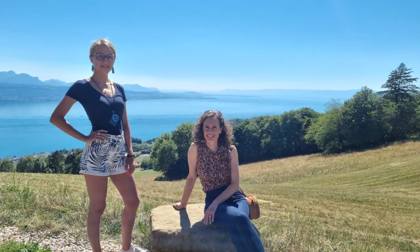 Julia et Véronique, une complicité née lors du stage en paroisse. © Alexandra Lasserre