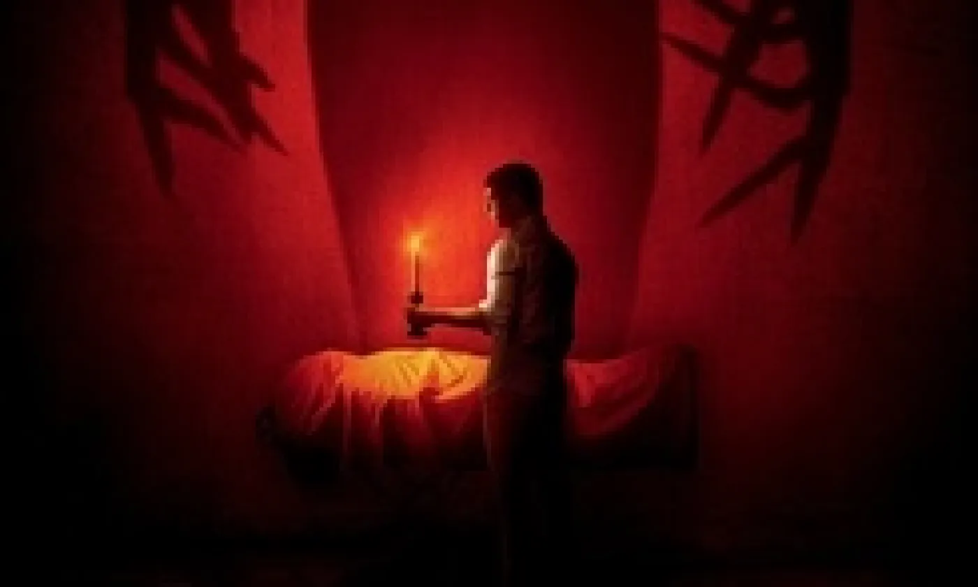 Extrait de l'affiche du film "The Vigil" ©Blumhouse Productions