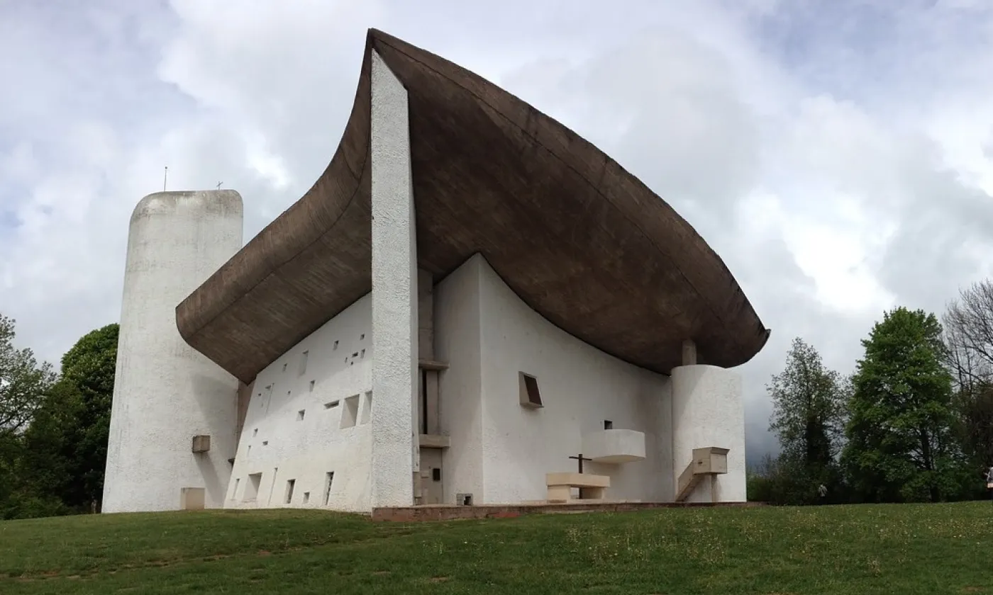 La chapelle Notre-Dame-du-Haut de Le Corbusier, à Ronchamp ©Pixabay