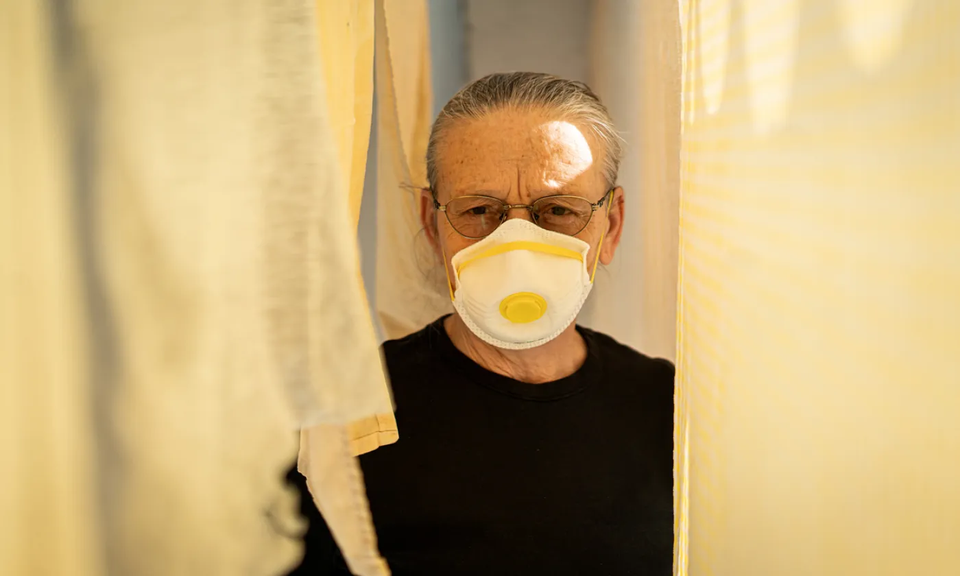 Le confinement et la solitude sont des défis pour les aînés. Mais tout le monde ne connaît pas les mêmes risques. Istock-Zurijeta