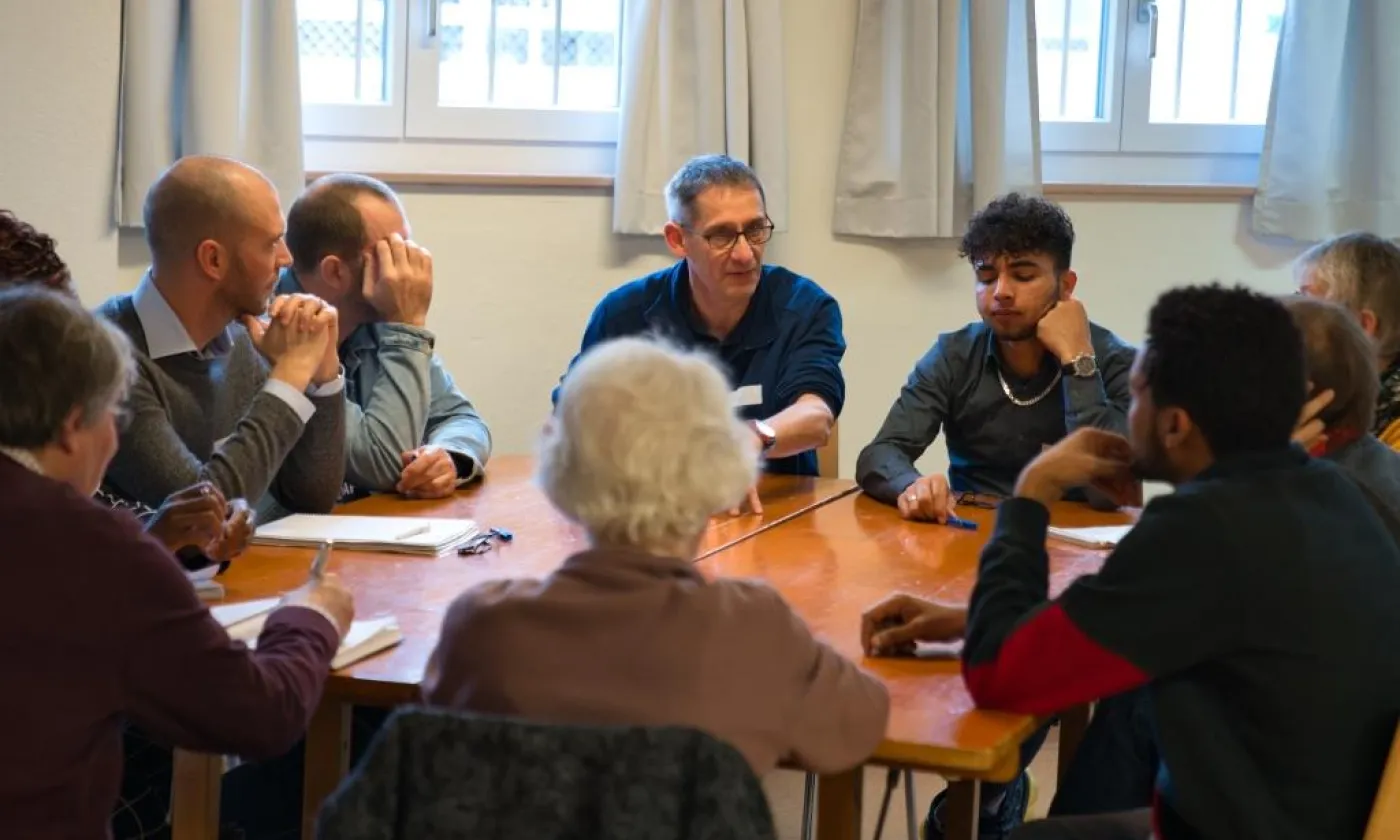 Des relais en réseau, dépassant les échecs en emploi Des relais en réseau, dépassant les échecs en emploi
