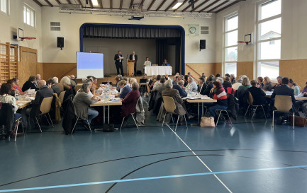 Réunis samedi 12 novembre à la salle polyvalente de Cortébert, les délégués au Synode de l’arrondissement jurassien des Eglises réformées Berne-Jura-Soleure devaient s’exprimer sur le budget 2023. / ©DR